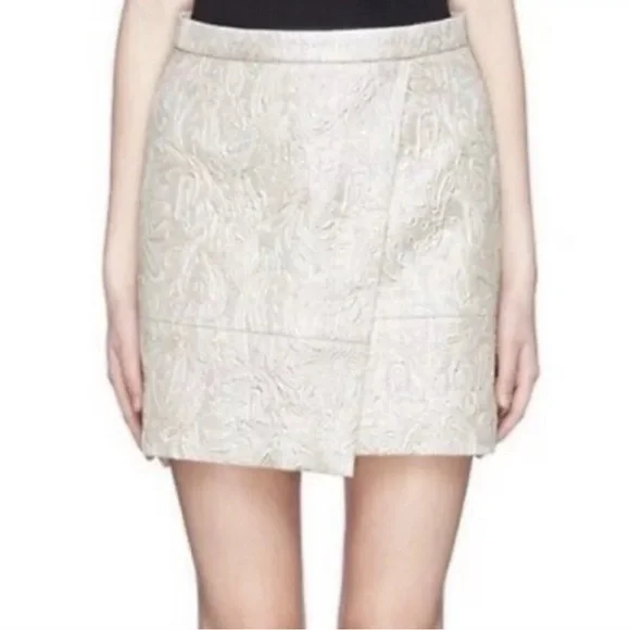 J. Crew - "Origami" Champagne Matelasse
Pattern Wrap Mini Skirt Women's - Size 2 - Picture 3 of 9
